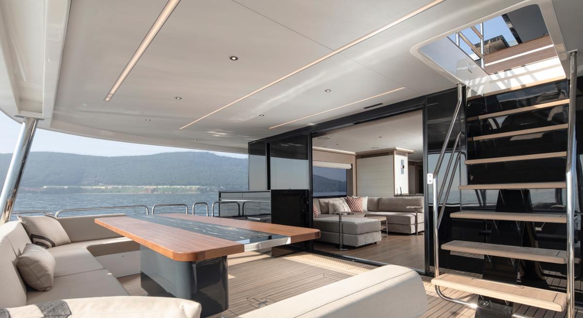 MAJERA yacht charter 5