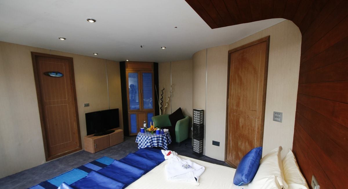 MALDIVE MOSAIQUE yacht charter 5