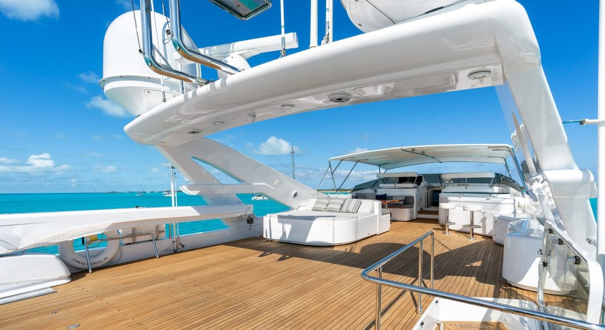 MAMBO yacht charter 2