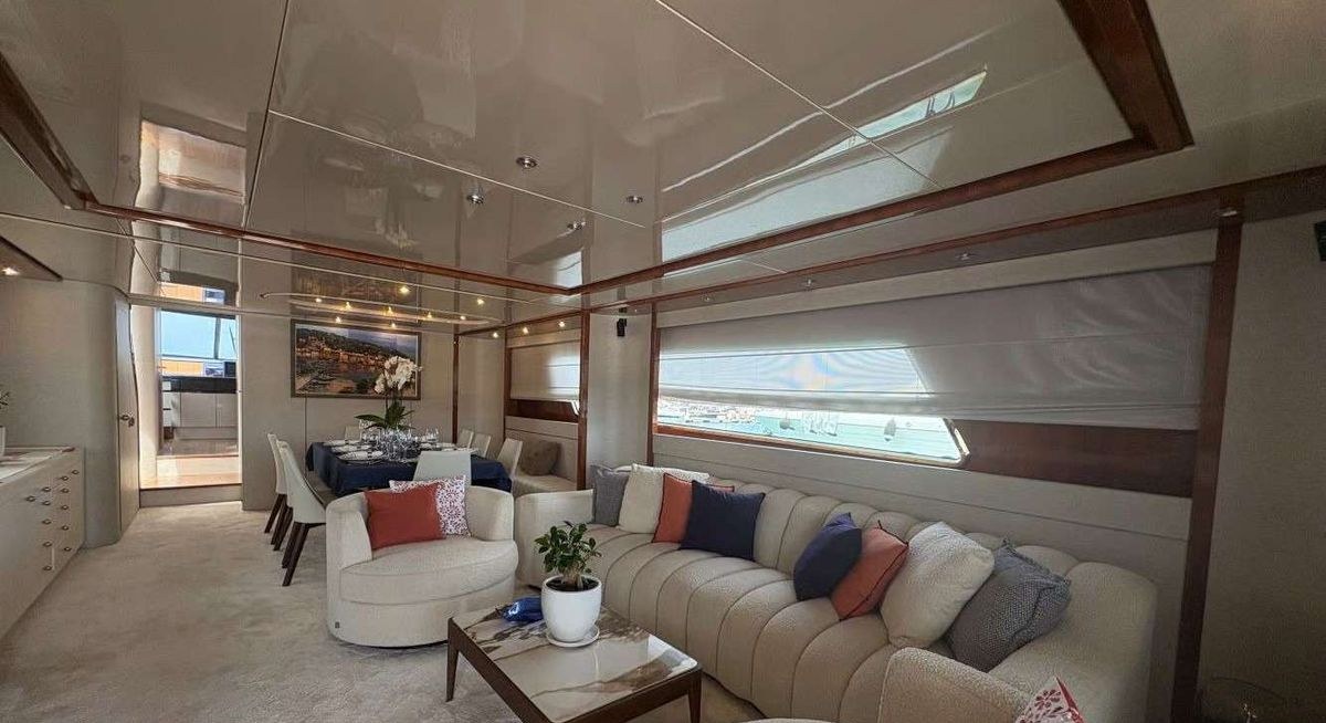 MAMMA'S yacht charter 5