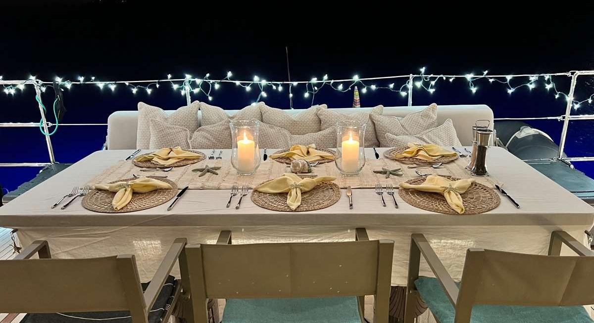 MANA KAI yacht charter 4