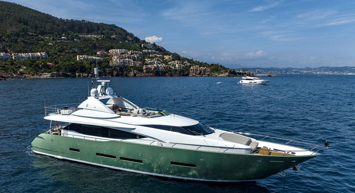 MANATEA yacht charter 1