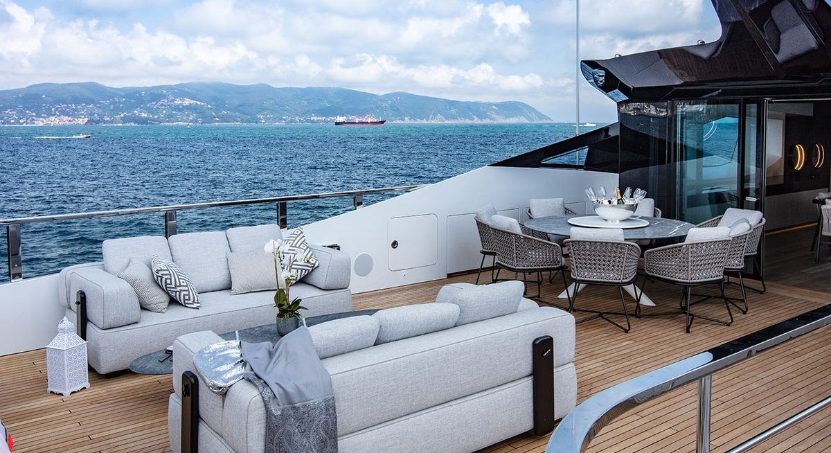 MANGUSTA GRANSPORT 45 yacht charter 3
