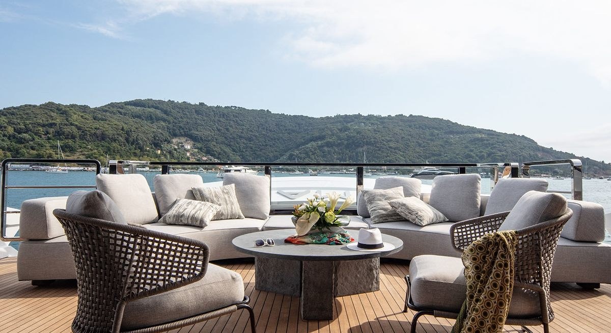 MANGUSTA GRANSPORT 45 yacht charter 4