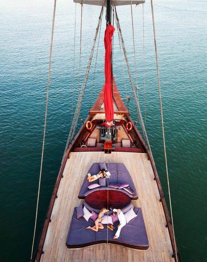 MANTA MAE yacht charter 3