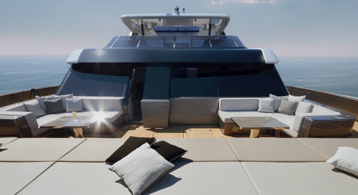 MANTA yacht charter 2