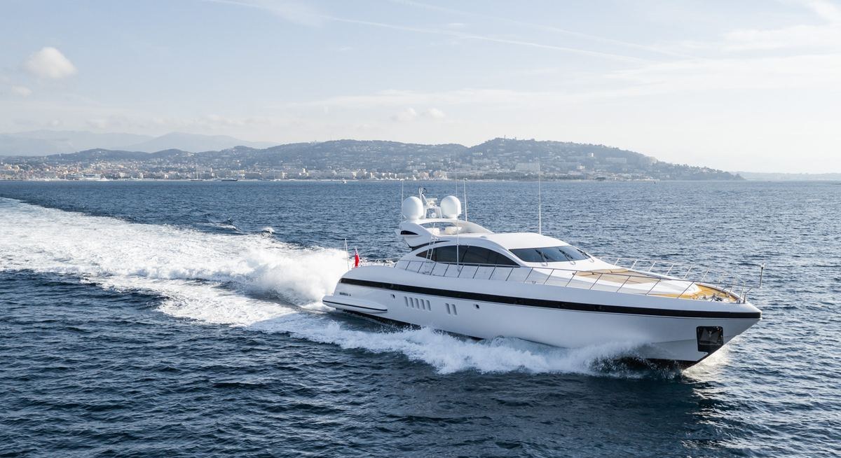 MANU yacht charter 1