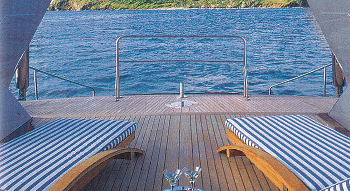 MANUTARA YACHT CHARTER yacht charter