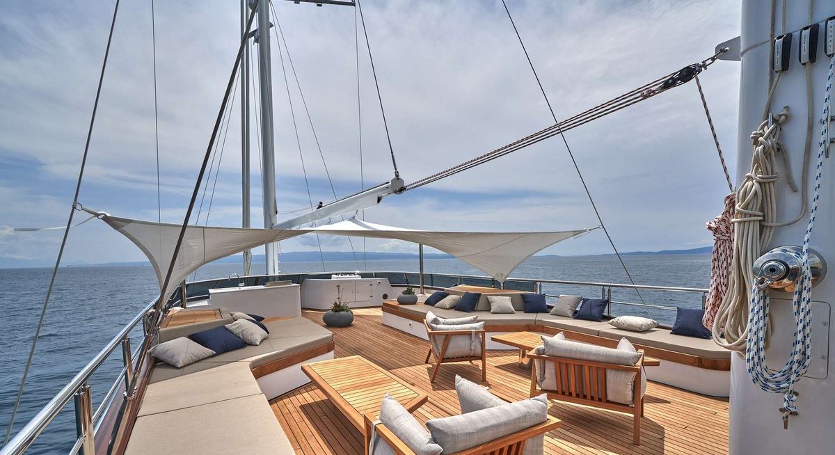 MARALLURE yacht charter 2