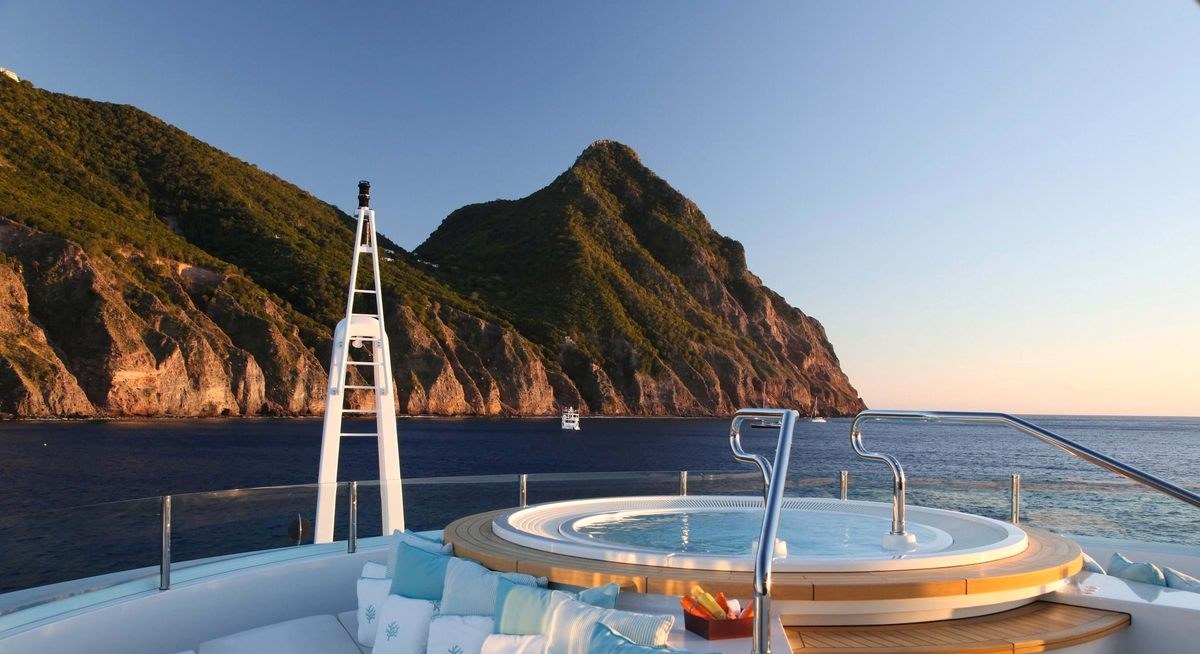 MARAYA yacht charter 2