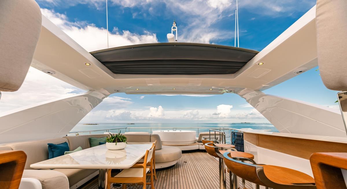 MAREA LA NAUTICA yacht charter 3