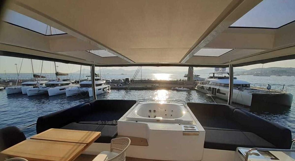 MARIAH PRINCESS III yacht charter 3