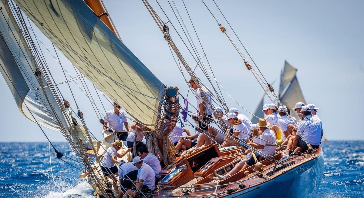 MARISKA yacht charter 2