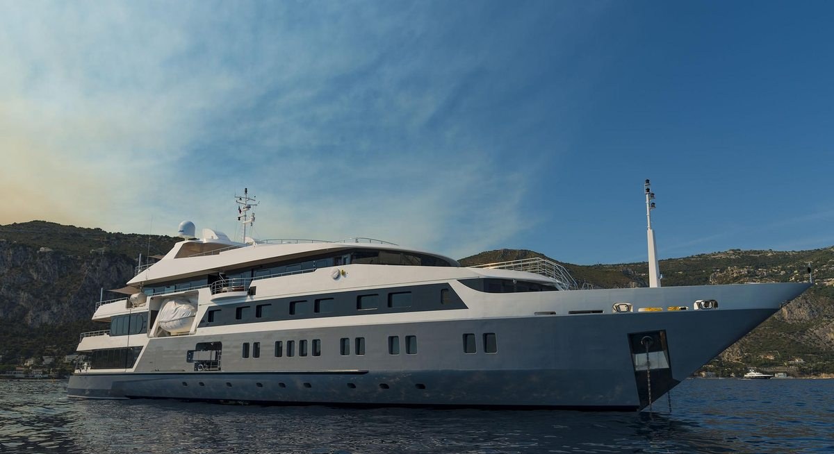 MARQUISE YACHT CHARTER yacht charter