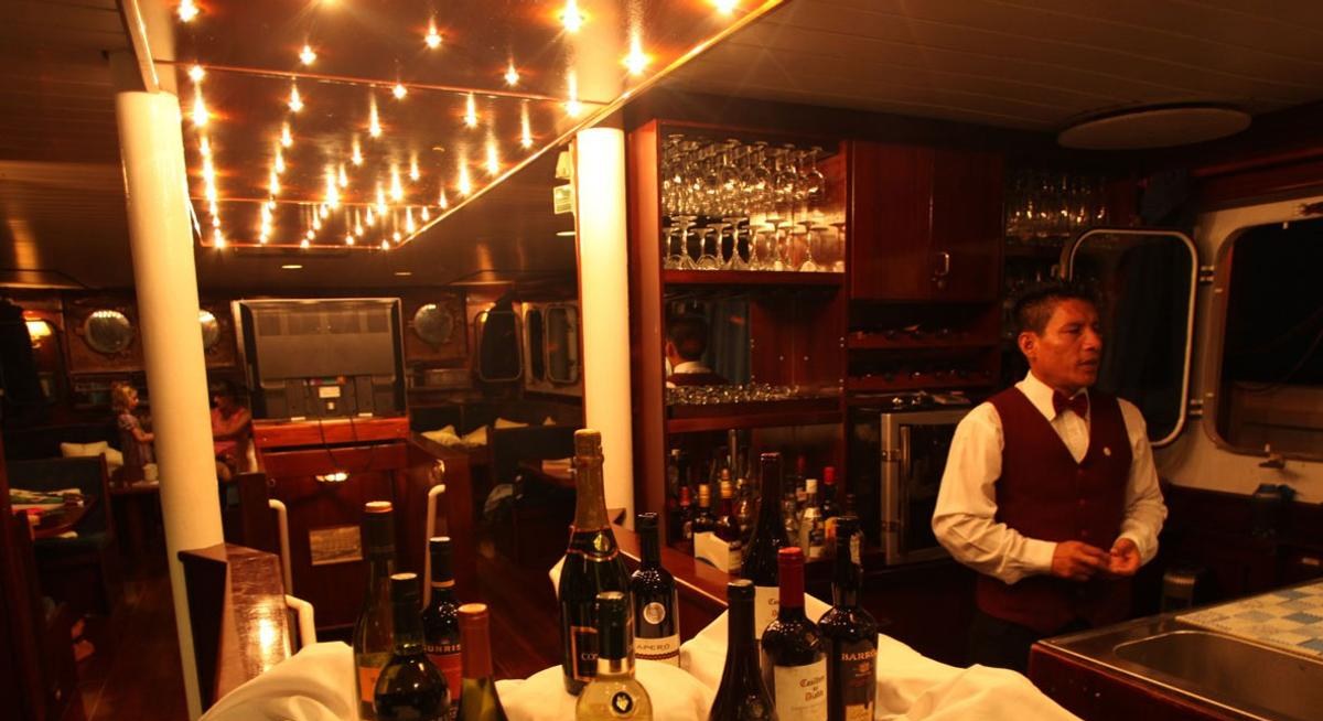 MARY ANNE II yacht charter 2