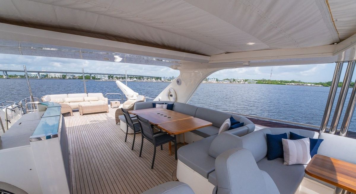 MARYANA yacht charter 4