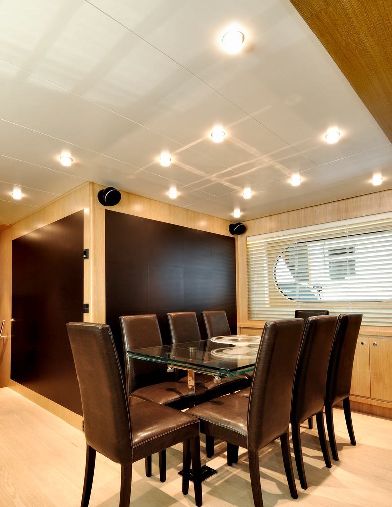 MASTIFF yacht charter 4