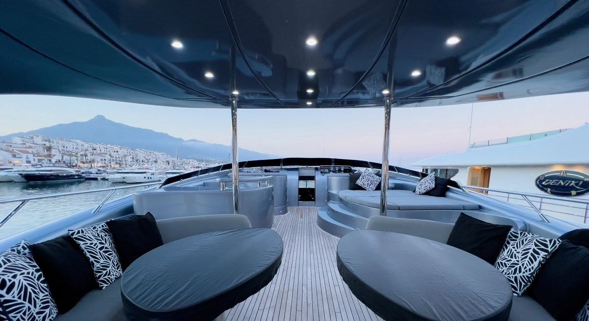 MATSU yacht charter 3