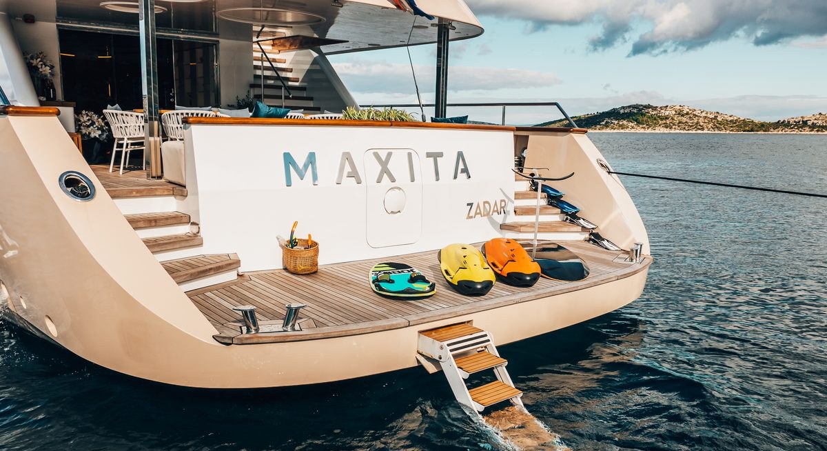 MAXITA yacht charter 5