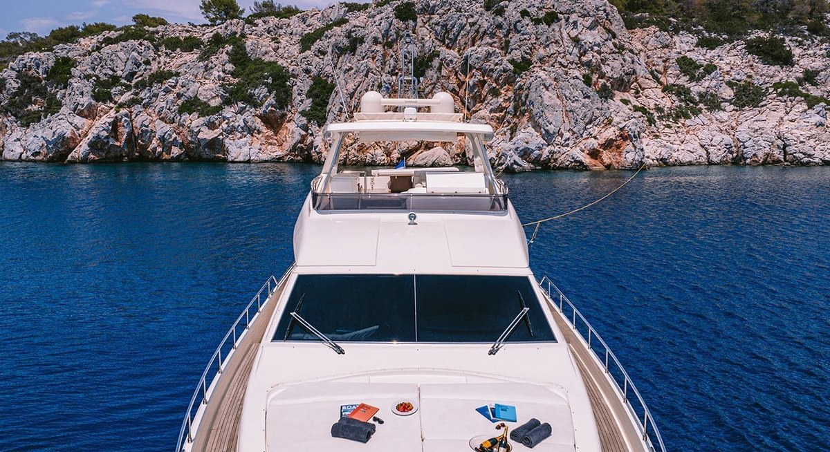 MAYBE NOT yacht charter 2