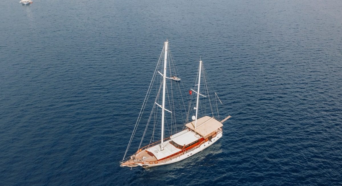 MEIN SCHATZ yacht charter 5