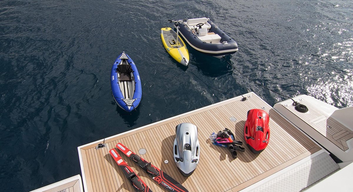 MEMORIES TOO yacht charter 4