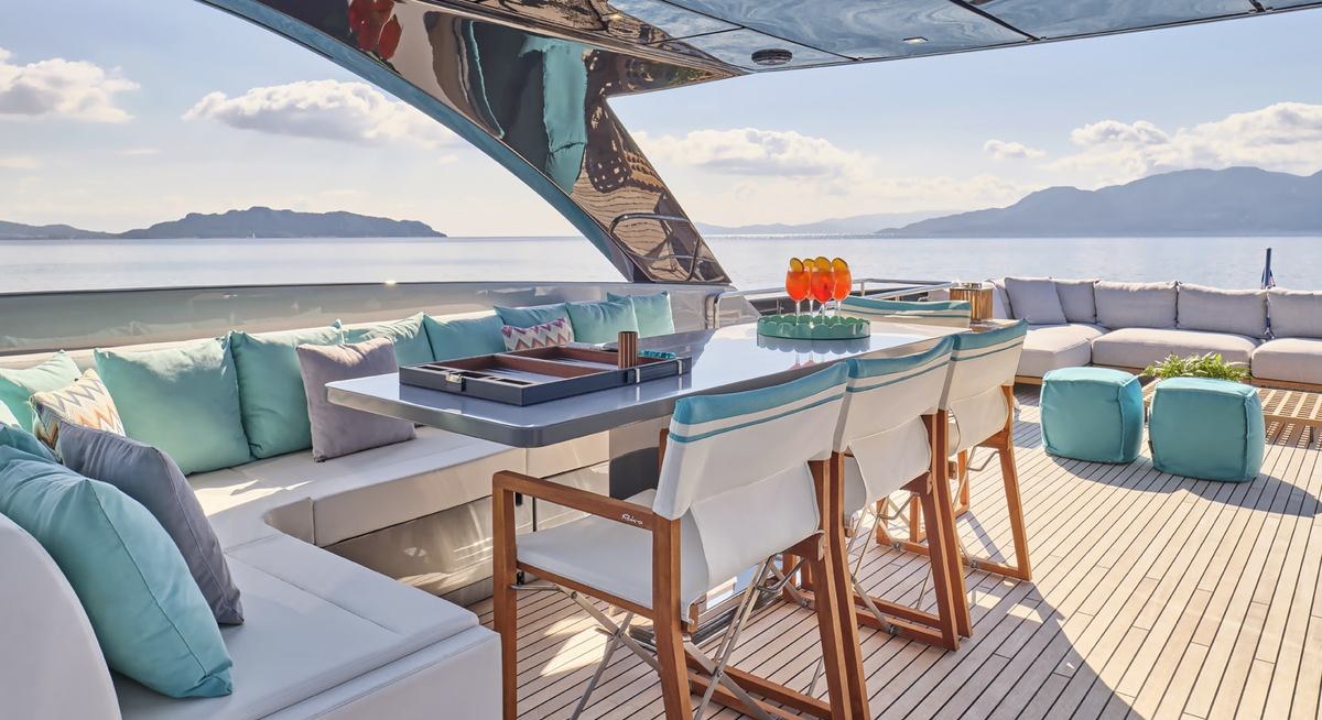 MENANGIO X yacht charter 3