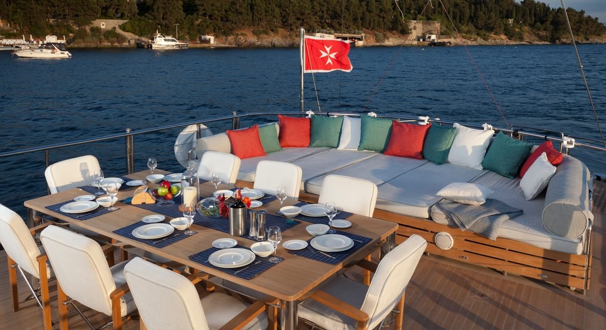 MERLIN yacht charter 5