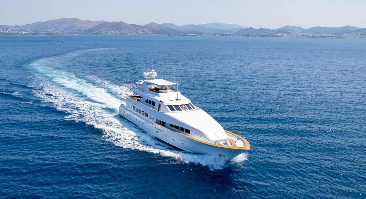MERVE yacht charter 2