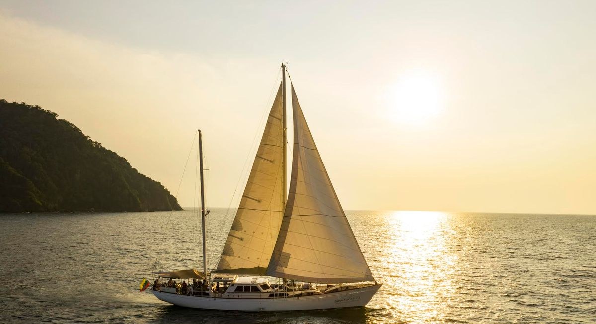 META IV yacht charter 3