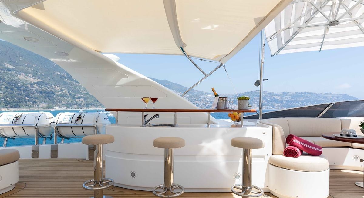 MI AMORE JULIA yacht charter 3