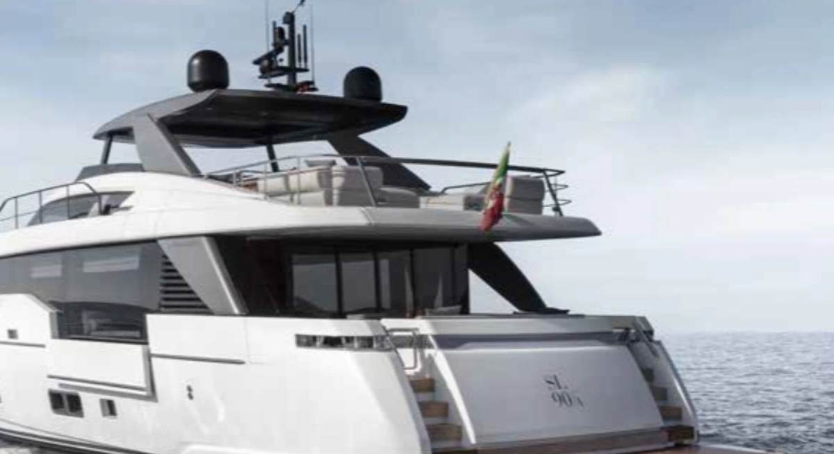 MICHISAN yacht charter 5
