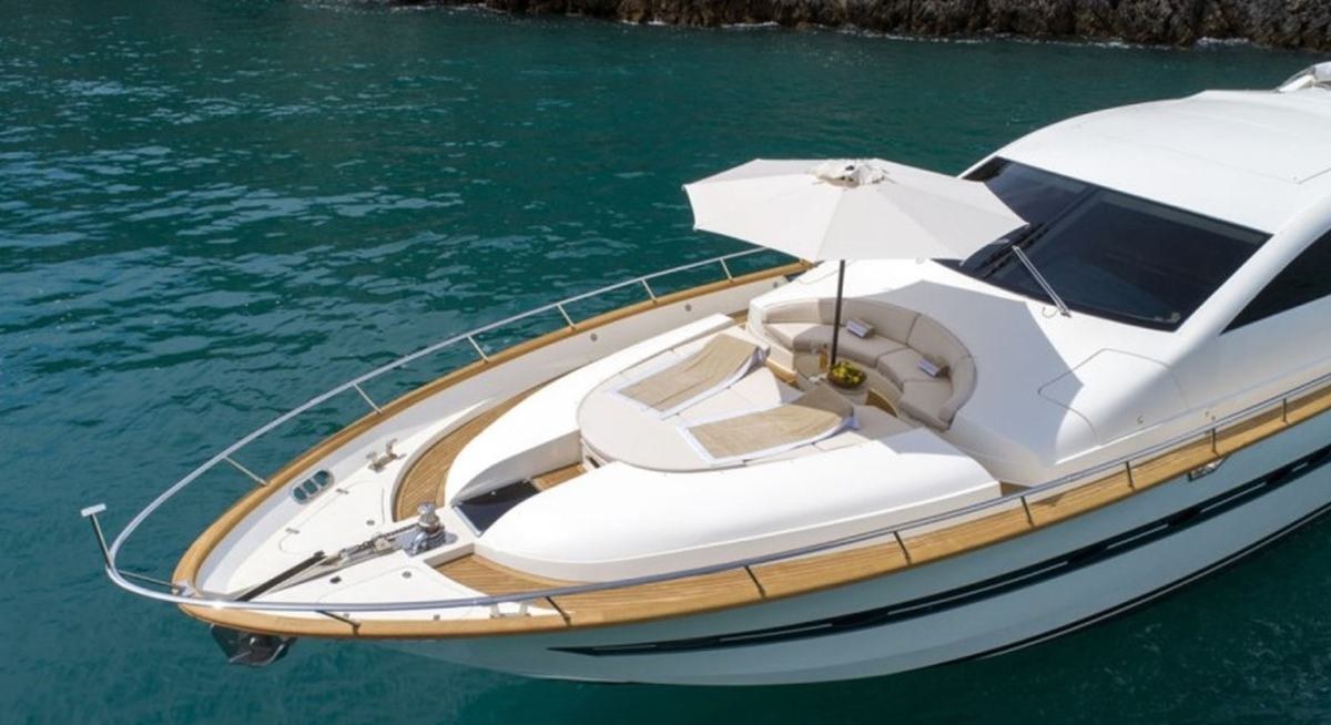 MIDNIGHT MADNESS yacht charter 2