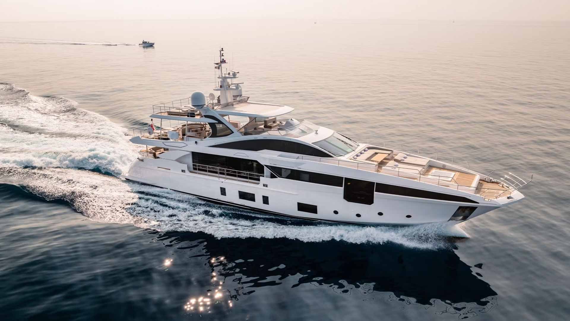 MIKOH yacht charter 2