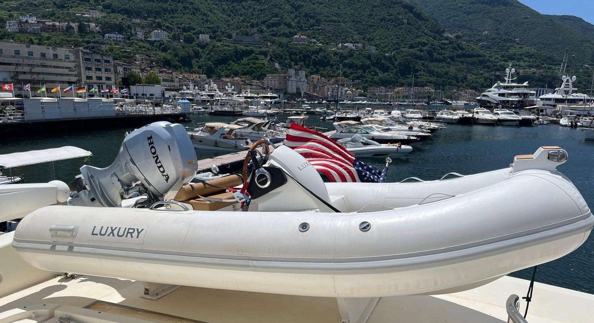MINERVA yacht charter 3