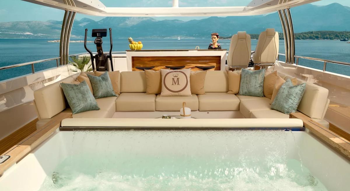 MIRAGE IV yacht charter 2