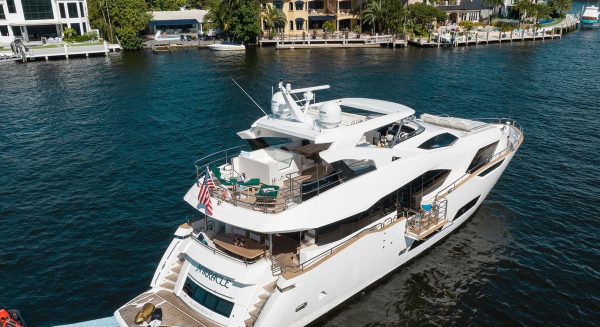 MIRRACLE yacht charter 5