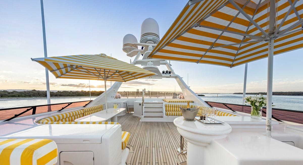 MISTRESS yacht charter 3