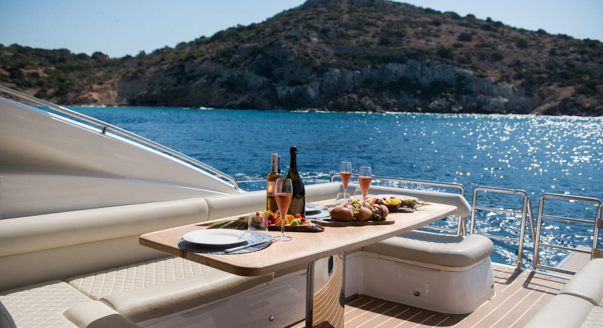 MOJO yacht charter 4
