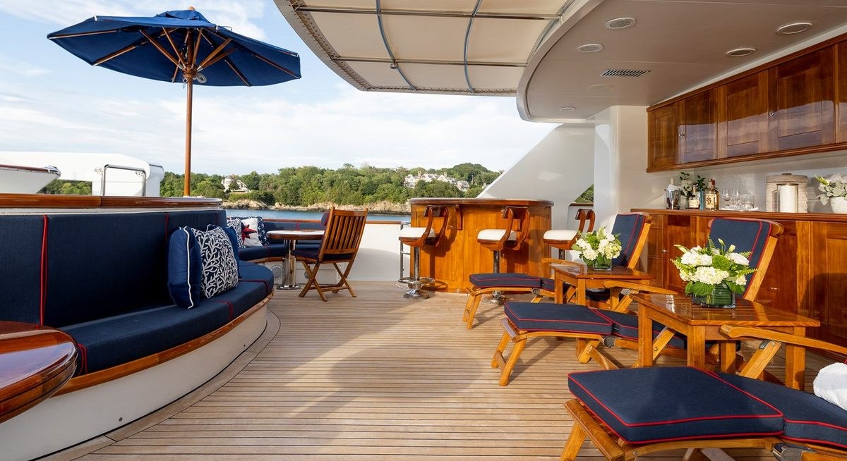 MOON RIVER yacht charter 3