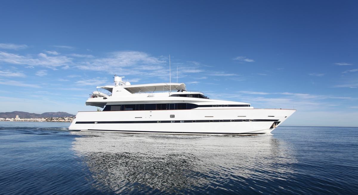 MOONDANCE yacht charter 2