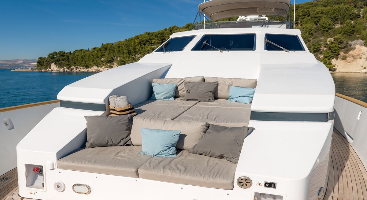 MOONRAKER II yacht charter 2