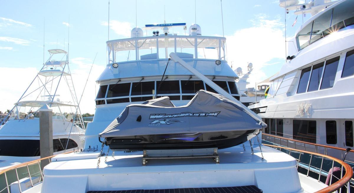 MOVIE SET yacht charter 2