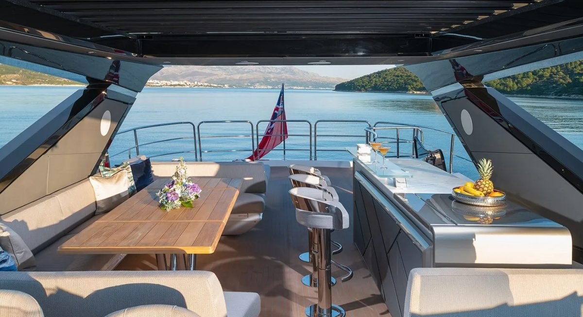 MOWANA yacht charter 4