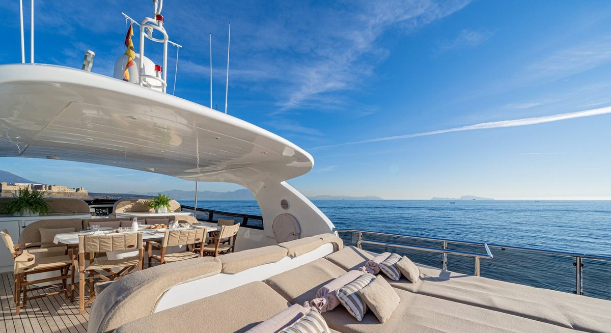 MY LIFE yacht charter 3
