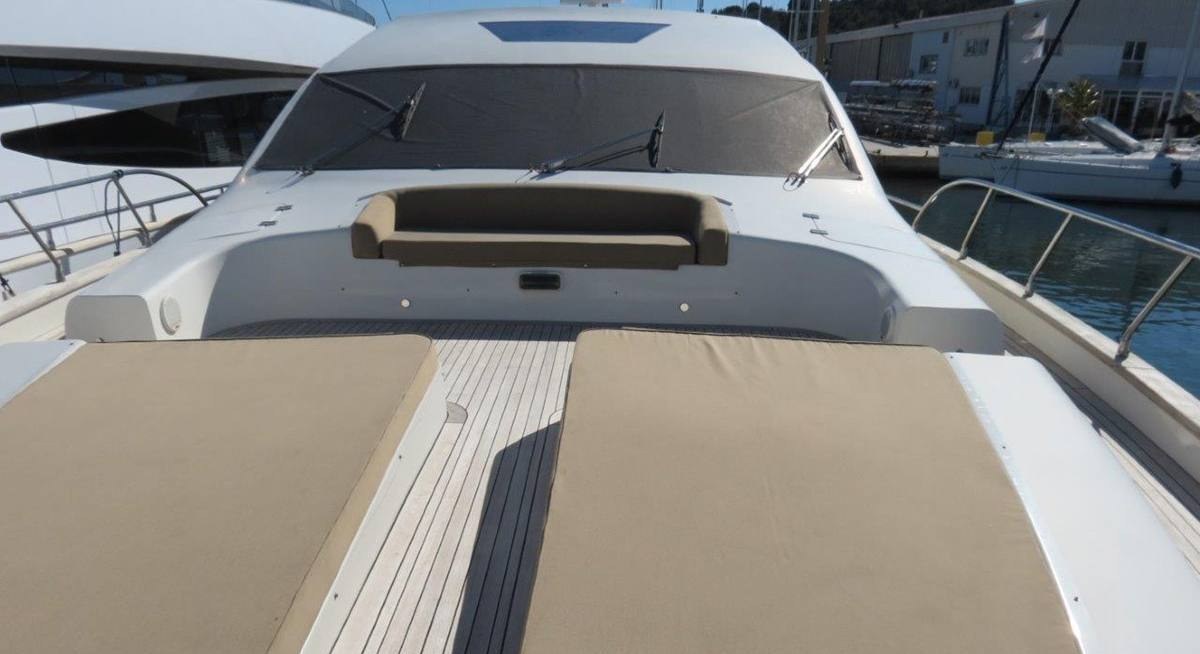 N&Z yacht charter 2