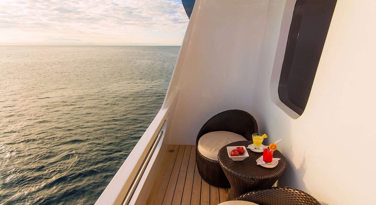 NATURAL PARADISE yacht charter 4