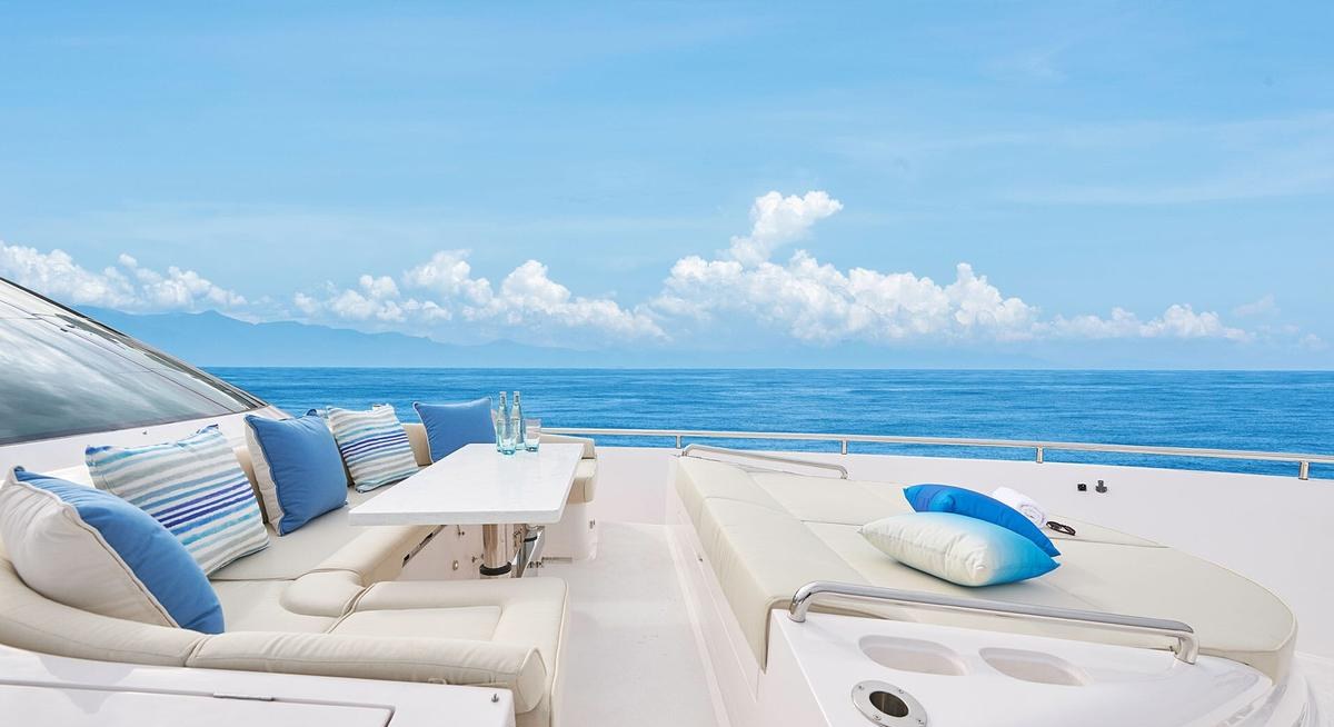 NAYA MARYN yacht charter 2