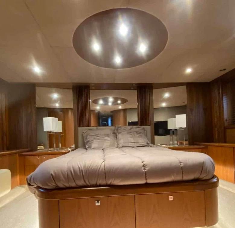 NERA OCEANO yacht charter 3