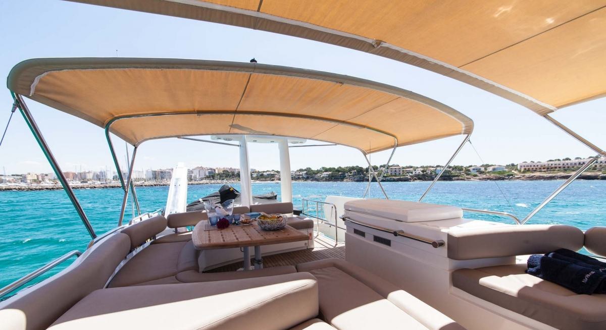 NIRVANA yacht charter 3